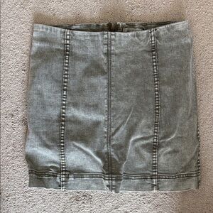 Greenish/grey skirt